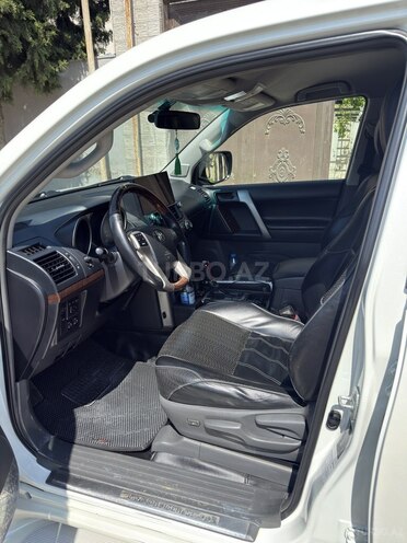 Toyota Land Cruiser Prado-10