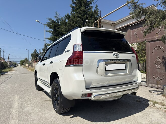 Toyota Land Cruiser Prado-6