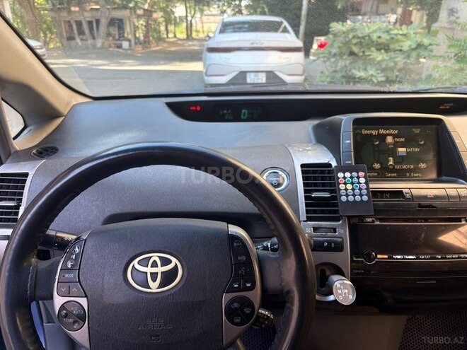Toyota Prius-6