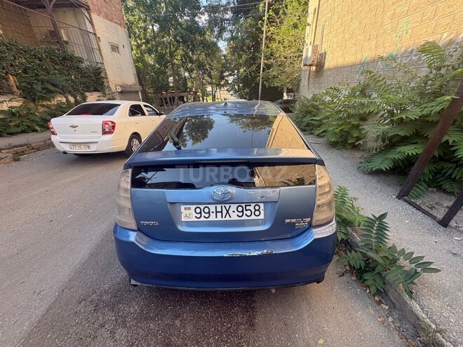 Toyota Prius-5