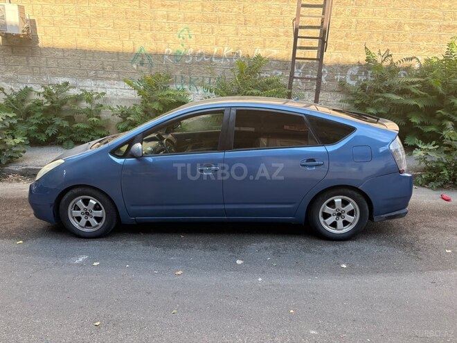 Toyota Prius-3