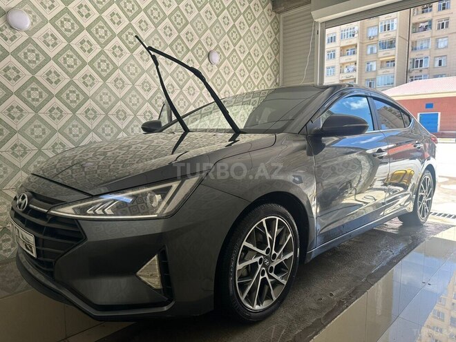 Hyundai Elantra-5