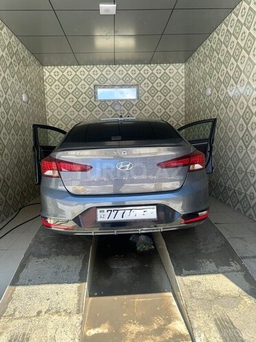 Hyundai Elantra-7