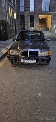 Mercedes 190-1
