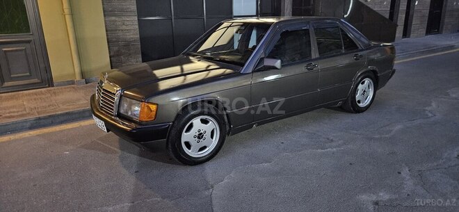 Mercedes 190-2
