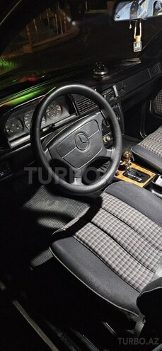 Mercedes 190-5