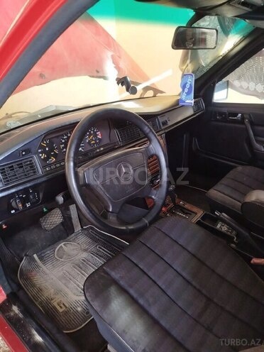 Mercedes 190-4