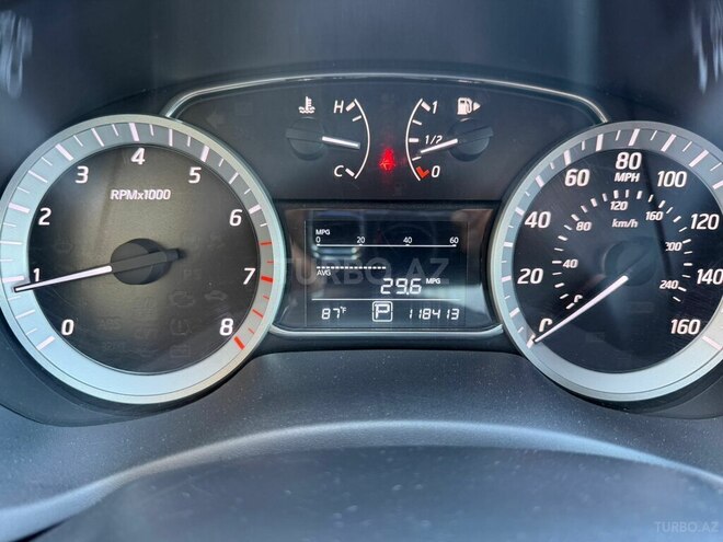 Nissan Sentra-12