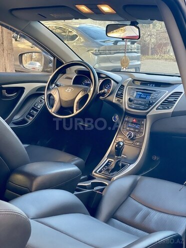 Hyundai Avante-13