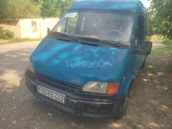 Ford Transit-1