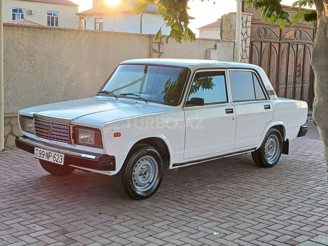 LADA (VAZ) 2107-2