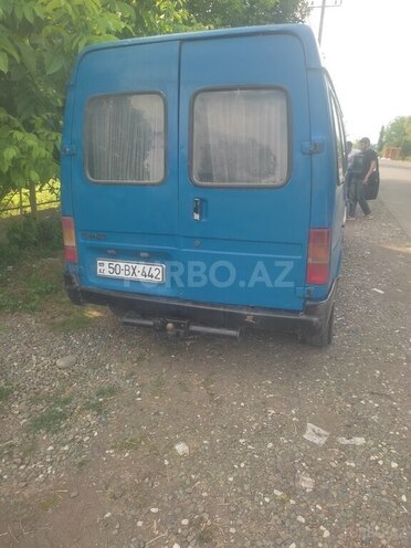 Ford Transit-7