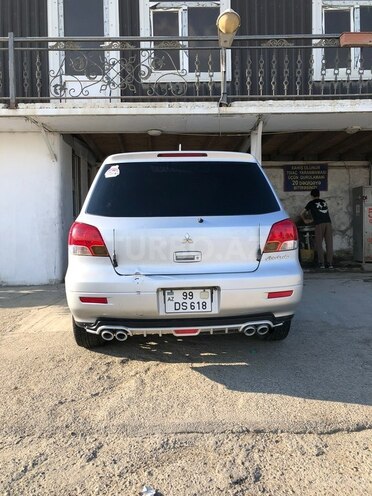 Mitsubishi Airtrek-4