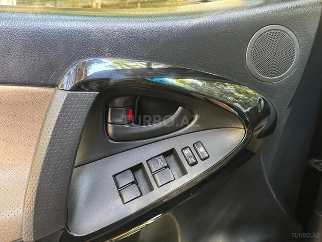 Toyota RAV4-5