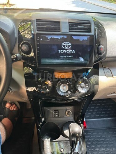 Toyota RAV4-6