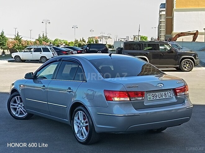 Hyundai Sonata-6