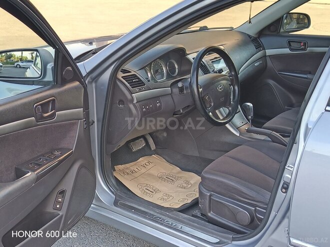Hyundai Sonata-11