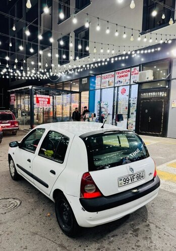Renault Clio-2