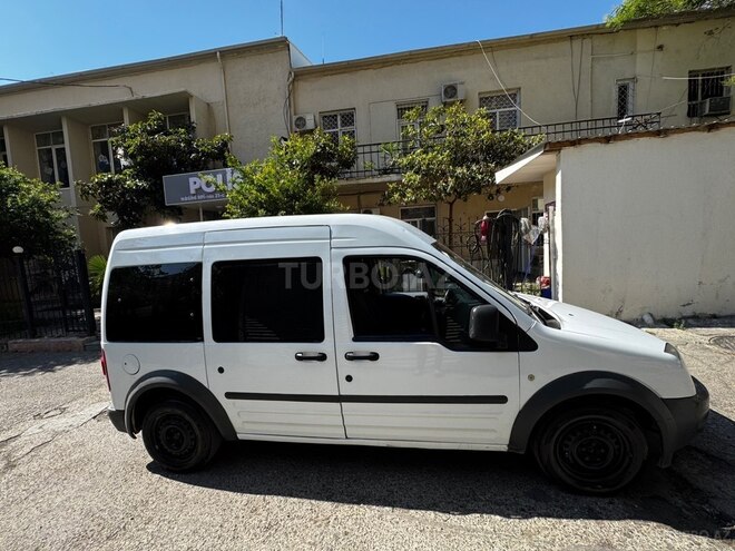 Ford Transit Connect-9