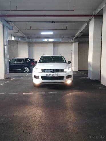 Volkswagen Touareg-1
