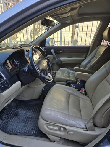 Honda CR-V-8