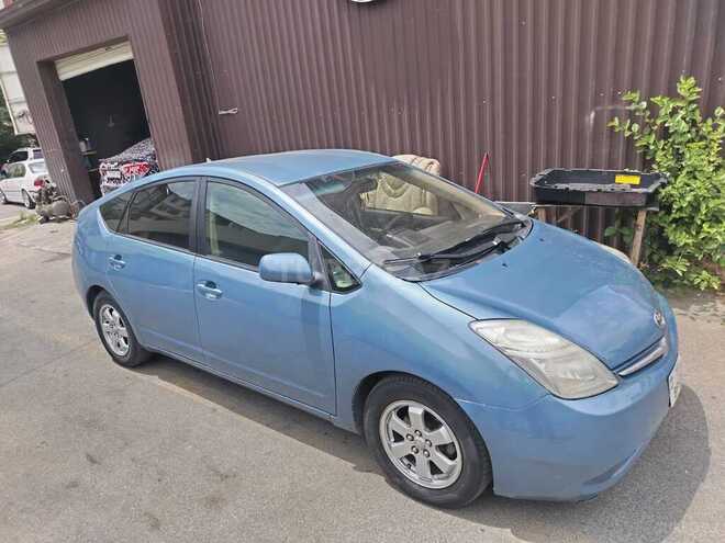 Toyota Prius-3