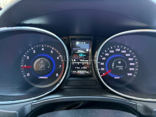 Hyundai Santa Fe-14