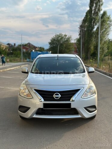 Nissan Sunny-1