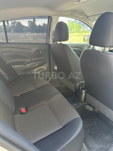 Nissan Sunny-13