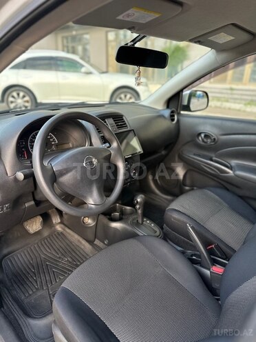 Nissan Sunny-11