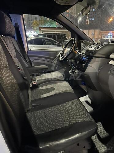 Mercedes Vito 111 CDI-11