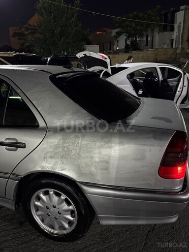 Mercedes C 180-4