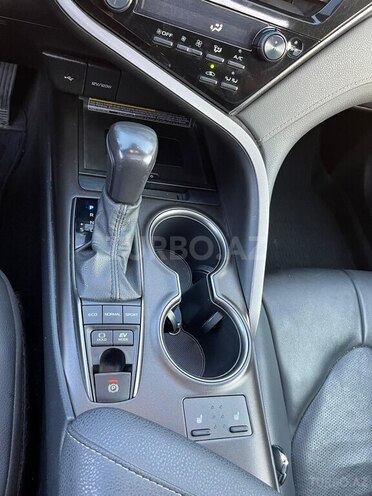 Toyota Camry-17