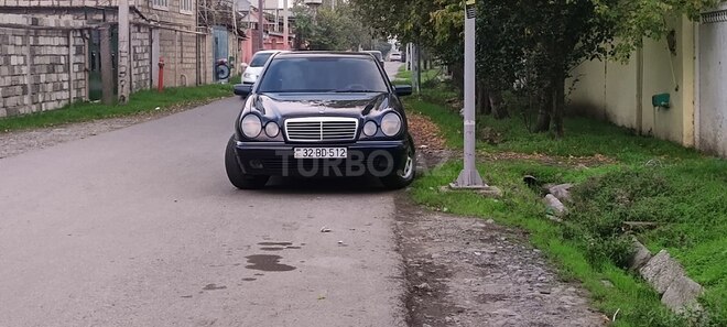 Mercedes E 200-3