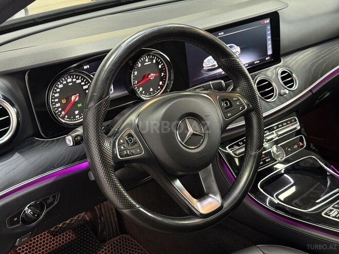 Mercedes E 300-13