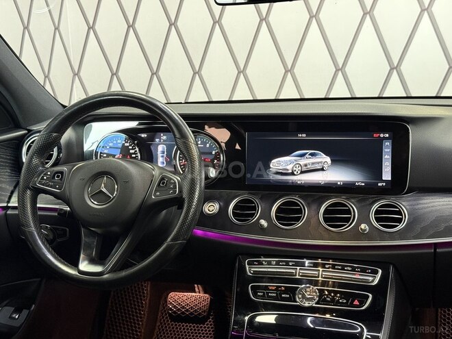 Mercedes E 300-10
