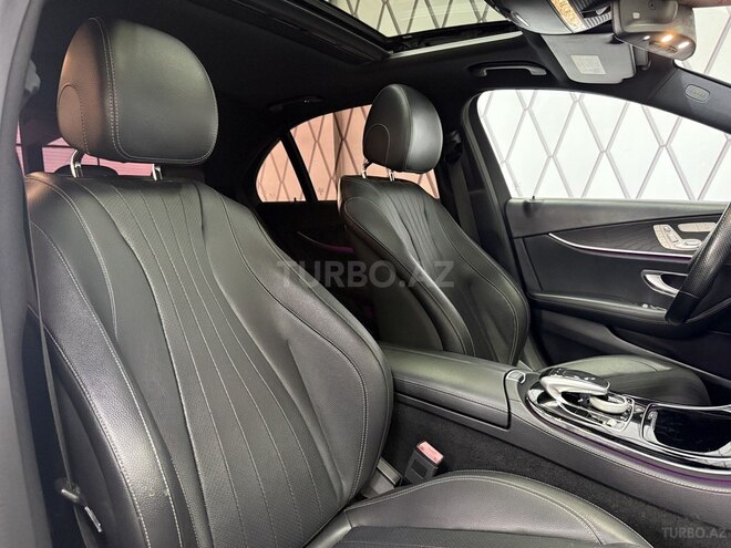 Mercedes E 300-9