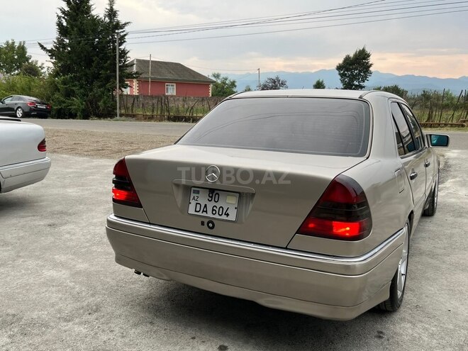 Mercedes C 230-6