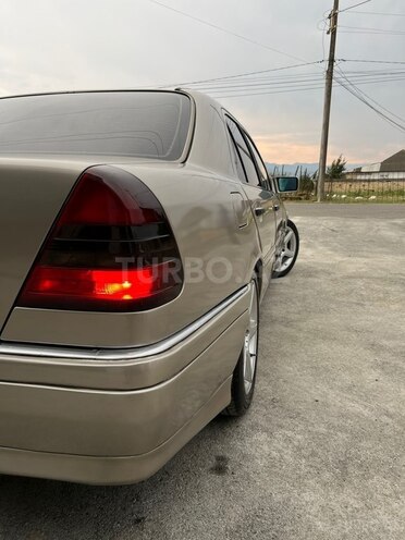 Mercedes C 230-13