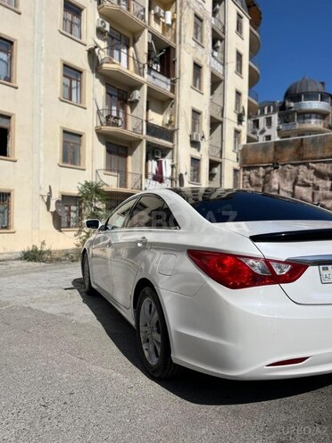 Hyundai Sonata-5