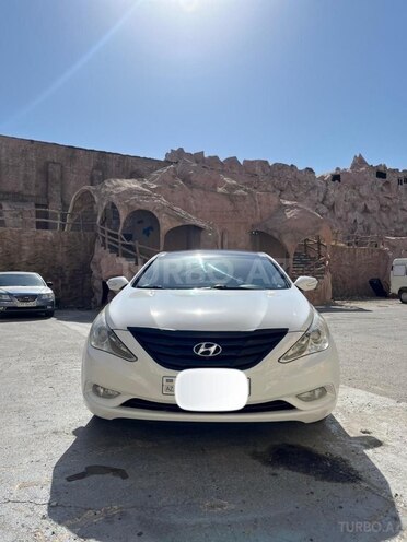 Hyundai Sonata-1