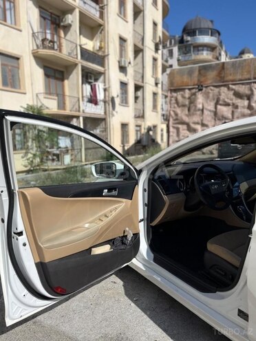 Hyundai Sonata-9