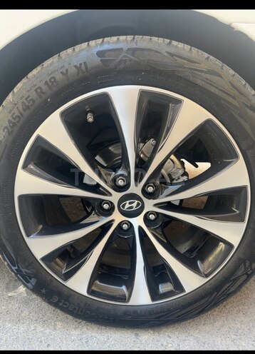 Hyundai Sonata-13