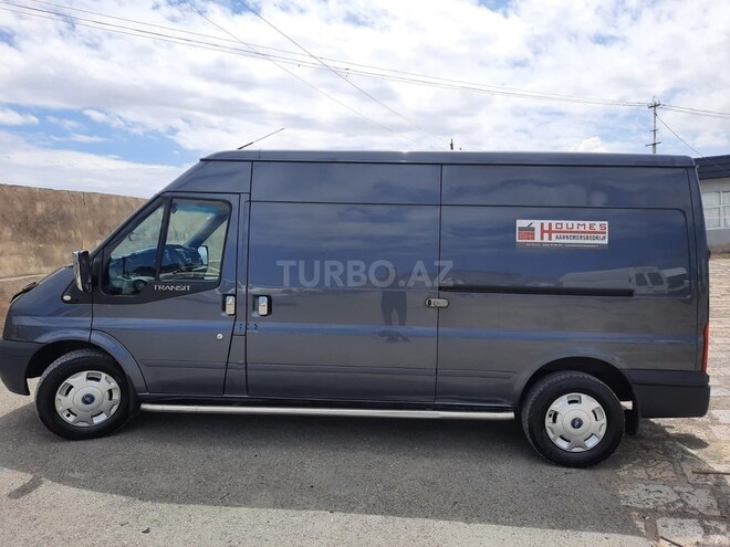 Ford Transit-8