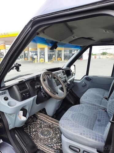 Ford Transit-5