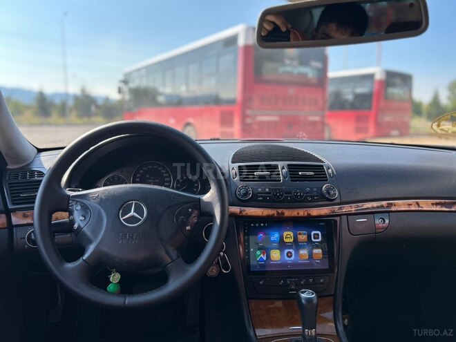 Mercedes E 240 4MATIC-9