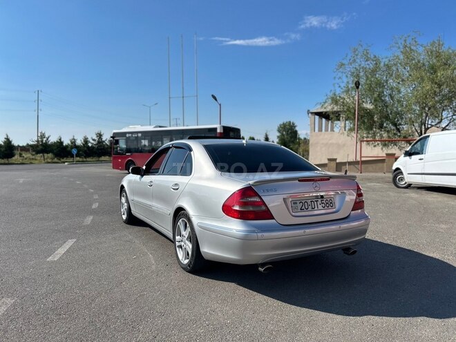 Mercedes E 240 4MATIC-5