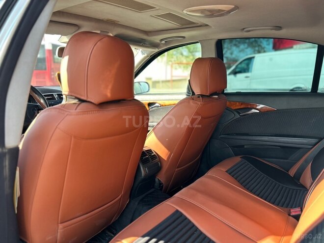 Mercedes E 240 4MATIC-11