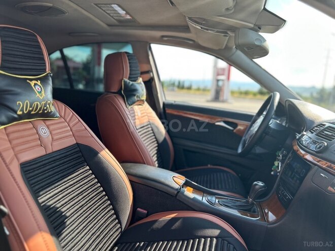 Mercedes E 240 4MATIC-10