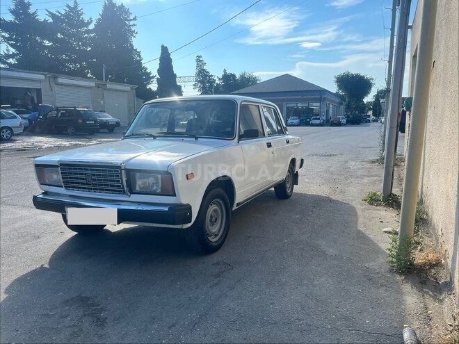 LADA (VAZ) 2107-2